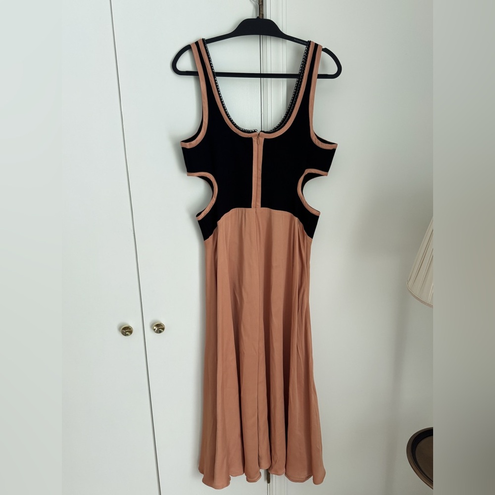 Maeve Sleeveless‎ Scoop-Neck Chain-Trim Cutout Midi Dress - Picture 6 of 7